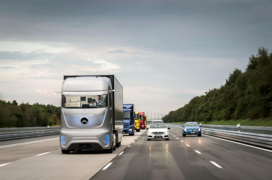  Mercedes-Benz Future Truck 2025 2014 года  (фото 8 из 28)